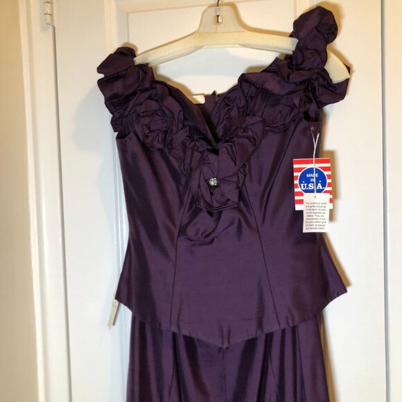 Ideas by Barbara Gown Style# 7777-10 Eggplant Size M NWT - Picture 11 of 16